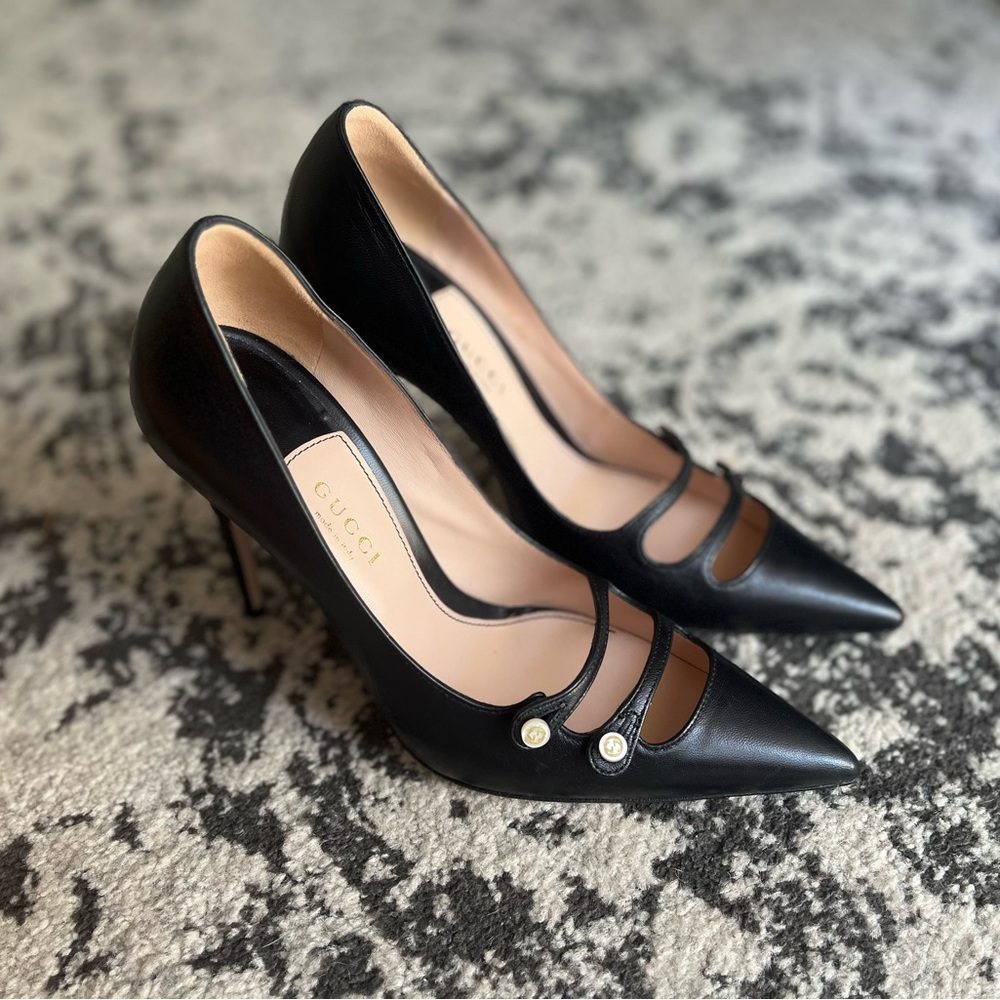 Gucci Aneta Double Strap Pearl Logo Pumps